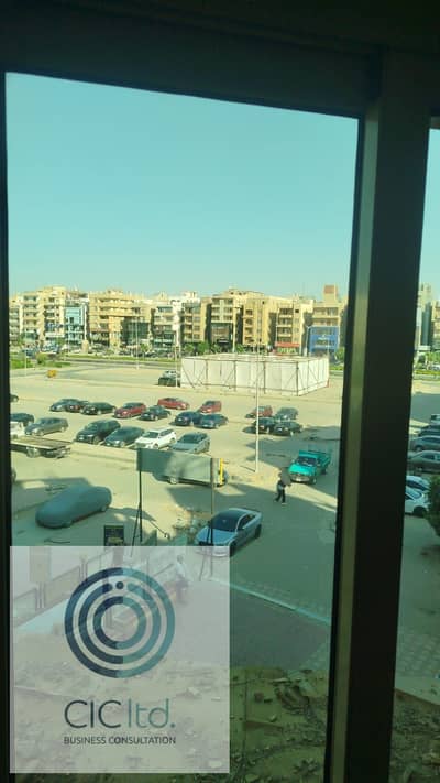 مكتب للإيجار - ترخيص ادارى - لجميع الانشطة الادارية - موقع لايتكرر على المحور المركزي - بجوار بي تك - دقيقتين من ميدان الحصرى - جراج خاص للسيارات