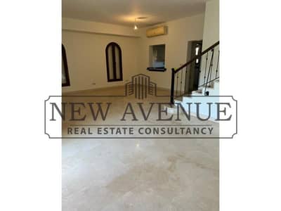 Town House corner for rent in Mivida prime location with kitchen and Acs