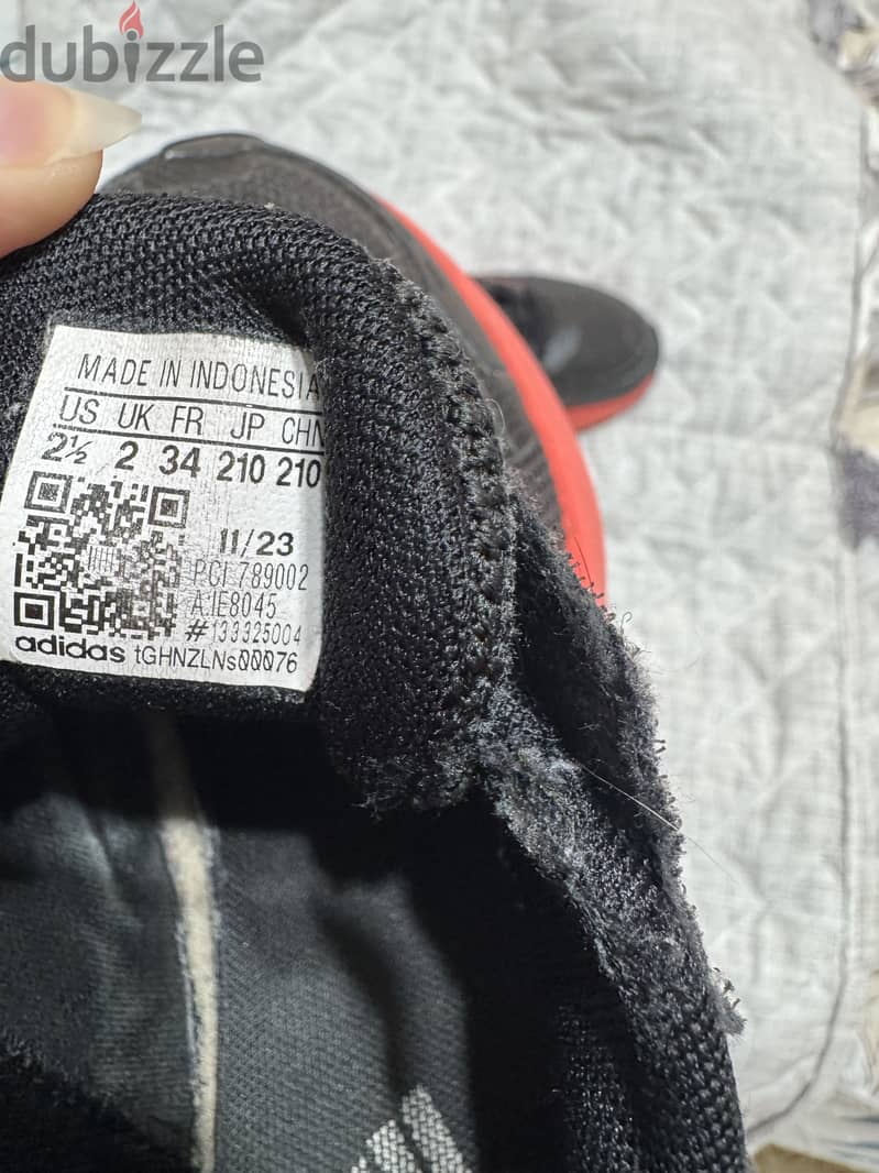 Shoed Adidas 6