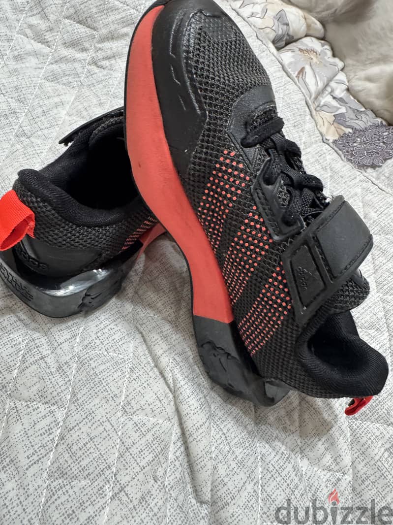 Shoed Adidas 8
