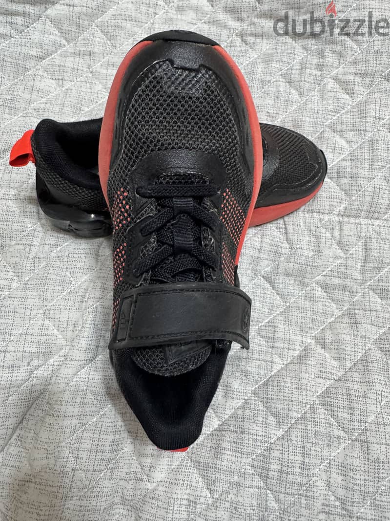 Shoed Adidas 9