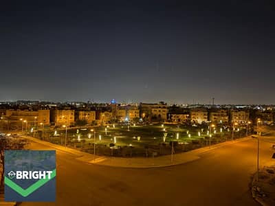 سطح للبيع - مساحة 425 متر مربع مع شقة بمساحة 155 متر مربع - تشطيبات فاخرة للغاية - جاهز للسكن - موقع مميز - إطلالة مفتوحة