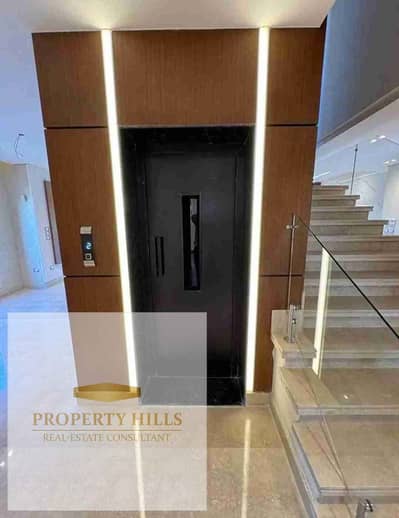 villa for sale in Taj City – extansion of nasr cityready for viewing with a negotaible price• Unit Type: twinhouse• Location: Taj City – Just minutes from Nasr City Project Featu