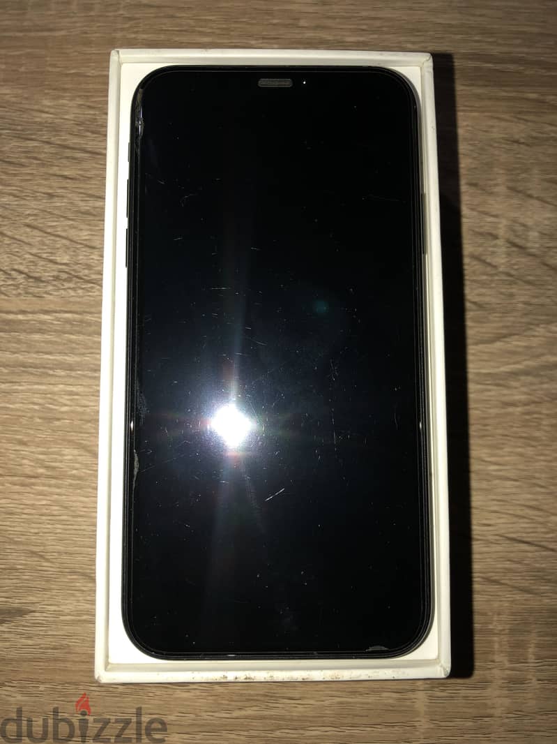 Apple - iPhone XR 1