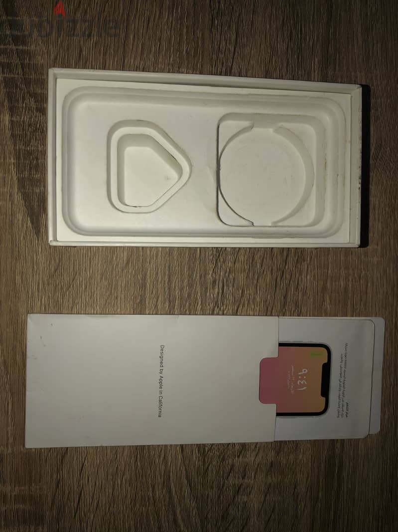 Apple - iPhone XR 4