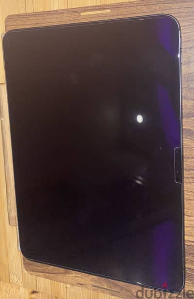 للبيع iPad Pro 11 إنش M4512 جيجا واي فاي نسخة أمريكية – حالة ممتازة