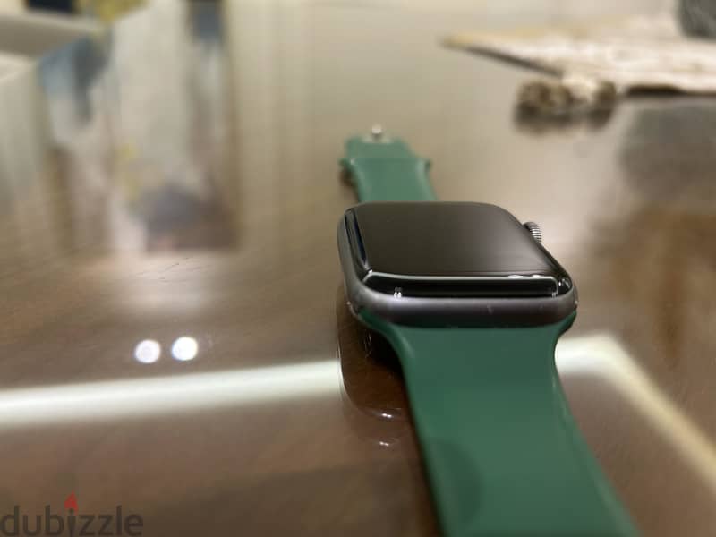 Apple watch series 4 44MM 3