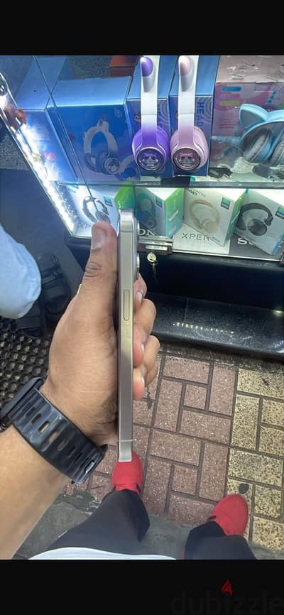 آبل - آيفون 15 برو