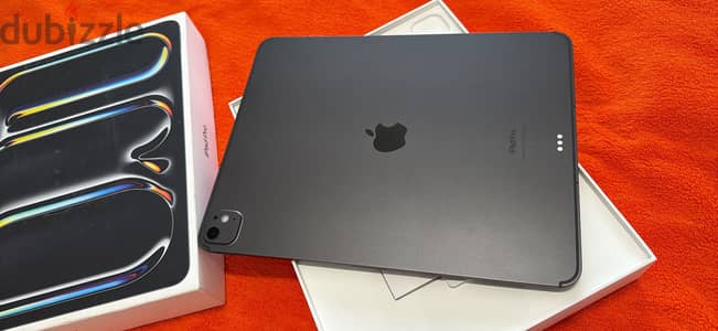 Apple iPad Pro 13 inch M5 - Wifi - battery 100% - 5 cycle count- black