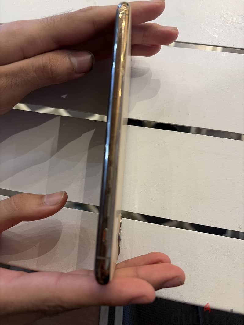 Apple - iPhone 11 Pro Max 2