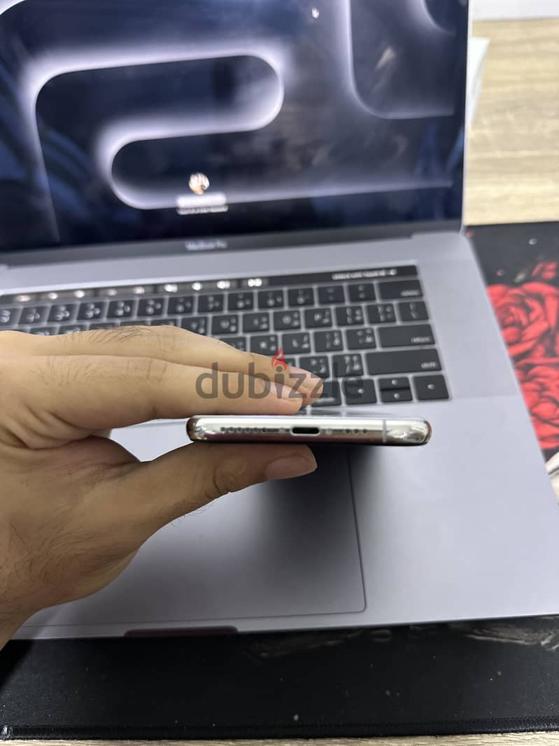 Apple - iPhone XS 1