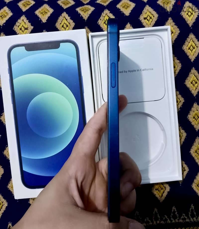 iPhone 12 4
