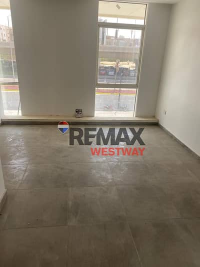 Office or clinic for rent in Centrada Plaza, directly on the central axis, a very prime location مكتب أو عيادة للإيجار في سنترادا بلازا