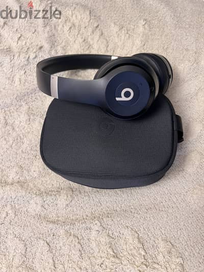 beats solo 4 black & gold