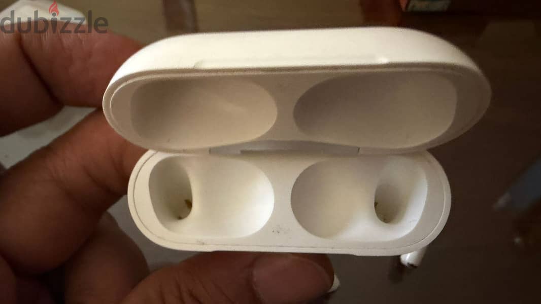 Apple Airpods pro 1st generation 3