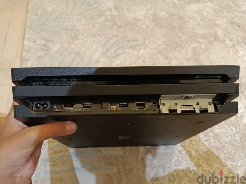 Play station 4 pro 4