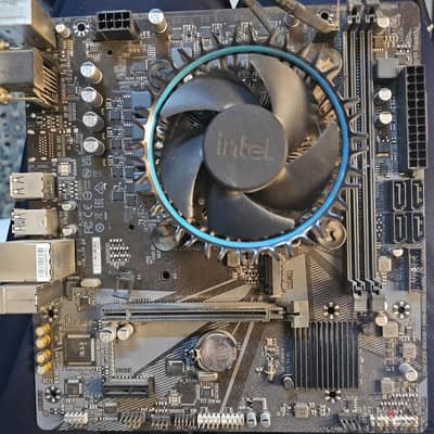 معالج + بوردة  i3-12100f + Gigabyte H610M