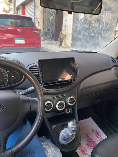هيونداي أى 10 2010