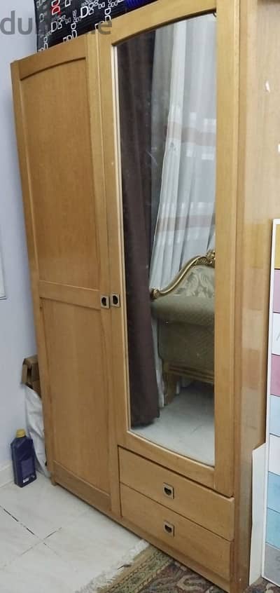 دولاب خشب أرو زان وارد مفكو حلوان بحاله ممتازه