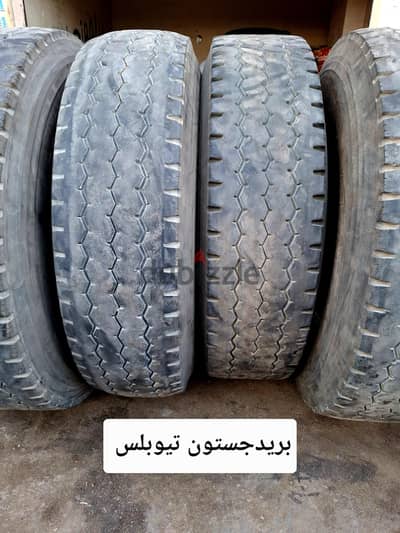 اطار تيوبلس نقل ثقيل بحالة جيدة مقاس 315/80R22.5