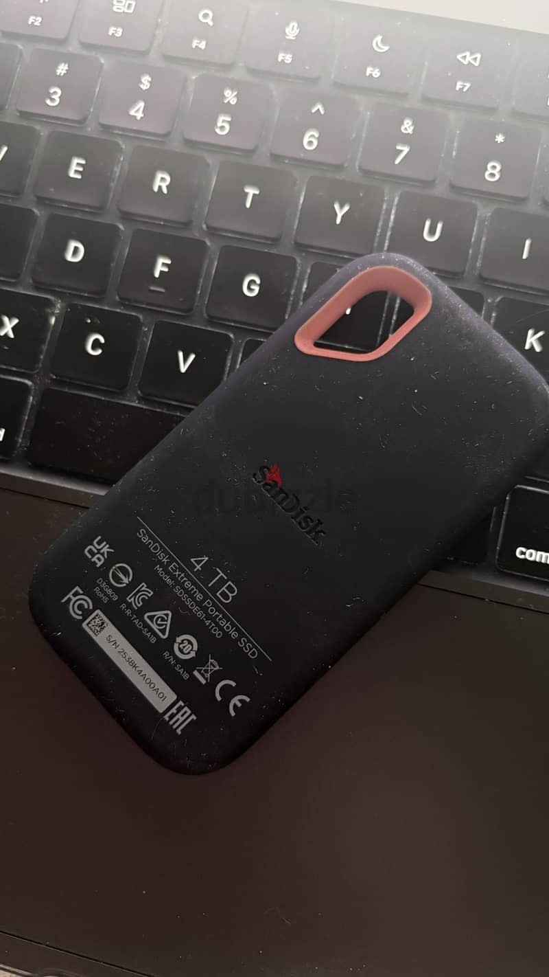 Sandisk extreme portable 4tb like new 1