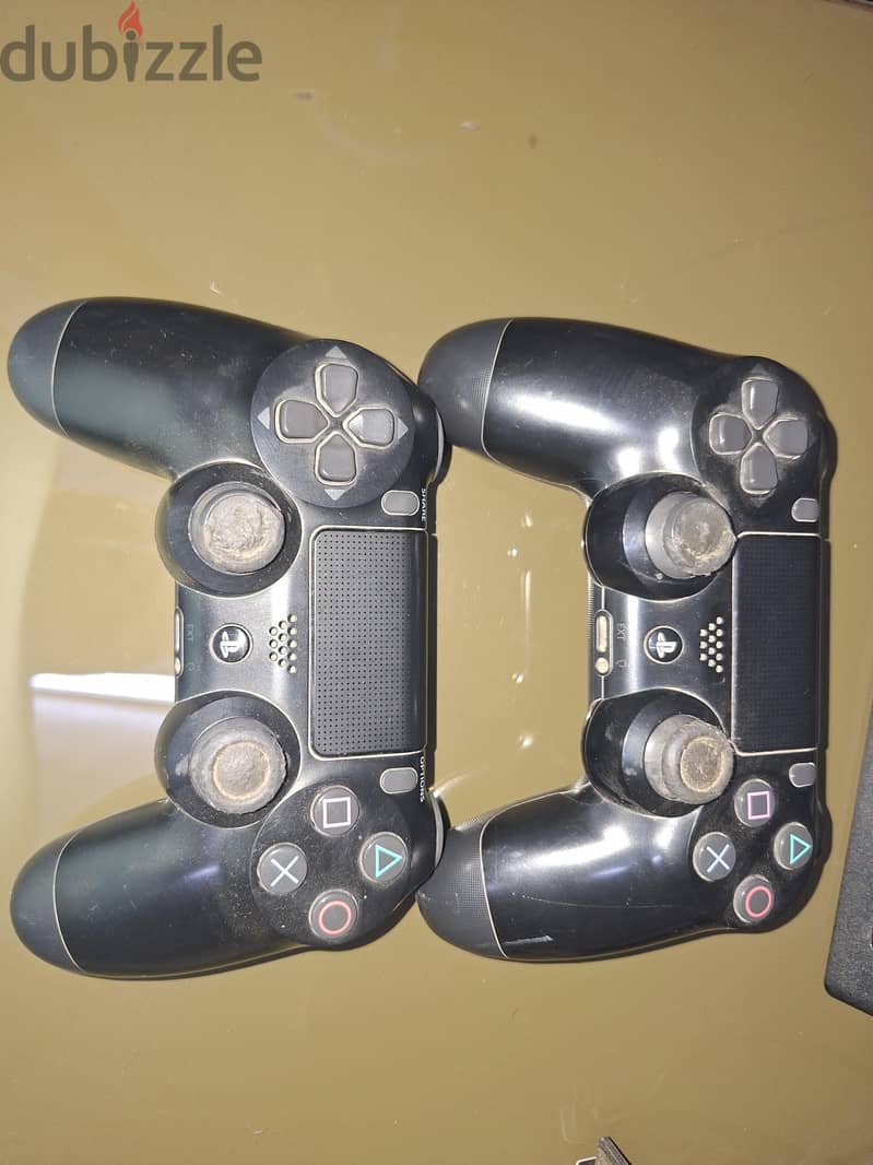 play station 4 pro 3