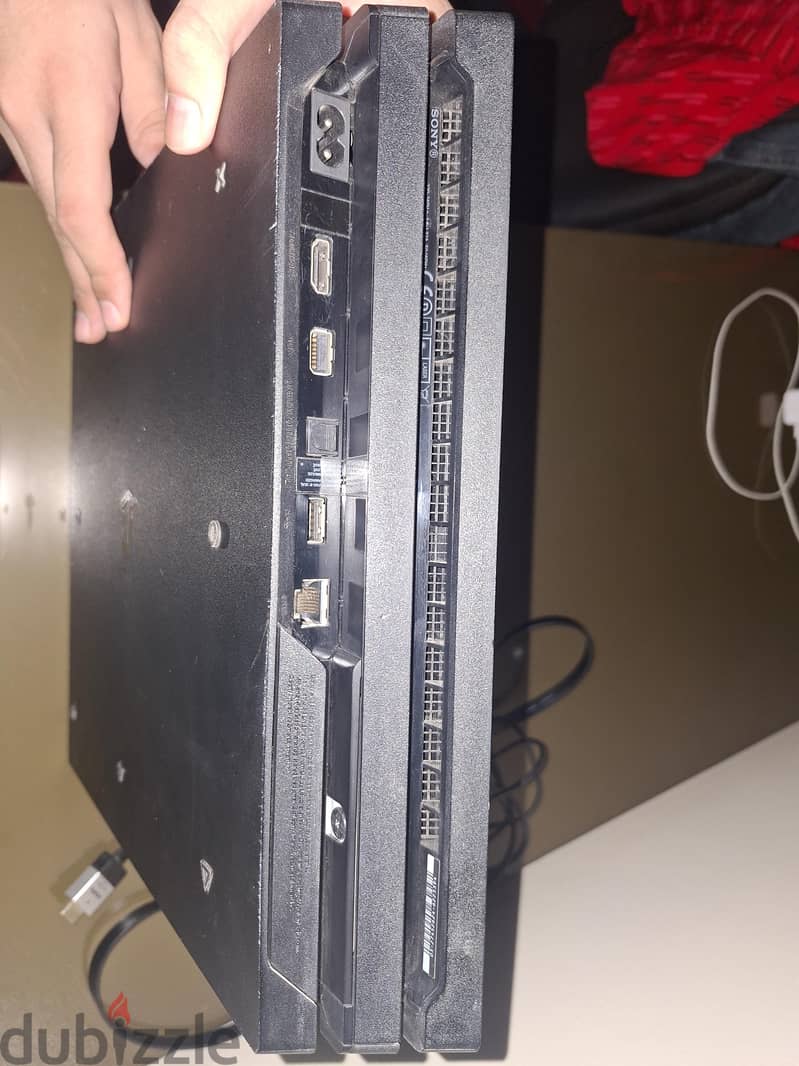 play station 4 pro 4