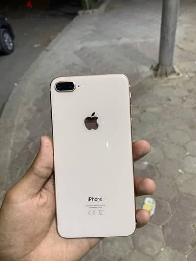 آبل - آيفون 8 بلس