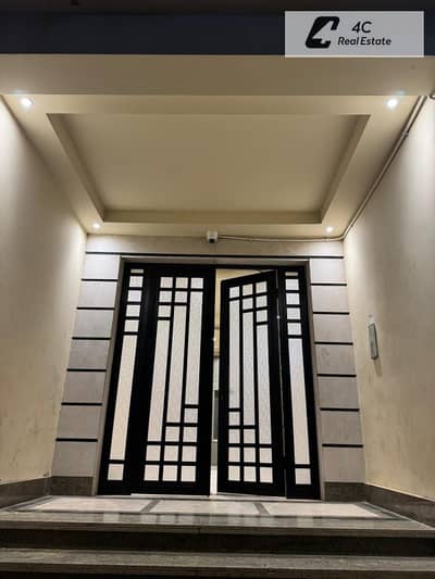 شقه استلام فوري بتشطيب فاخر بلتكيفات في النرجس القاهره الجديده - موقع مميز و فيو مفتوح-for sale in narges new cairo