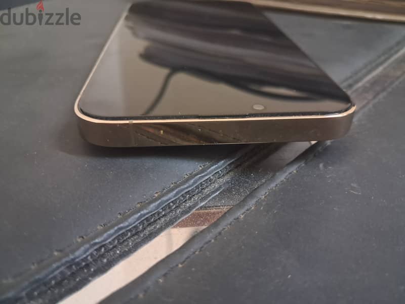 IPhone 13 pro max Gold 2