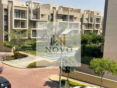 المساحة: 160 مترًا 3 غرف نوم، منها غرفة رئيسية حمامان تشطيب كامل مطبخ تكييفات موقع مميز الإيجار المطلوب: 40,000 جنيه