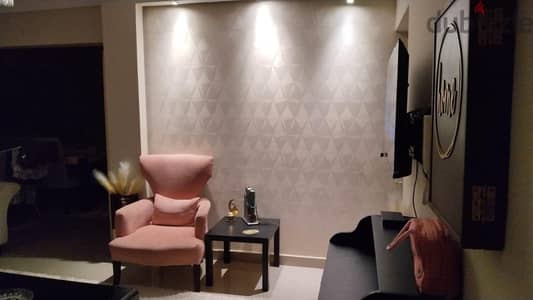 شقه للبيع في ارقي احياء الفيلات في قلب مدينه الشروق   -  تشطيب متميز