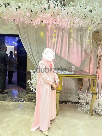 فستان بيبي بينك رقيق وشيك للبيع
