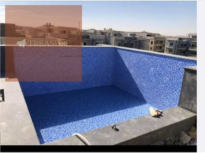 بنتهاوس مع حمام سباحة للبيع في جاليريا مون فالي-Galleria Moon Valley