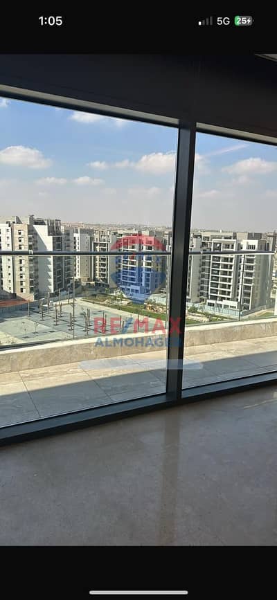 شقة بنتهاوس استثنائية للبيع في زيد تاورز ، الشيخ زايد.