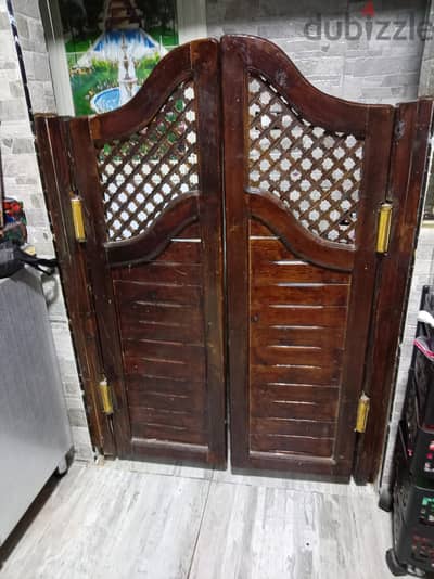 باب مروحه خشب مستعمل بحاله الجديد