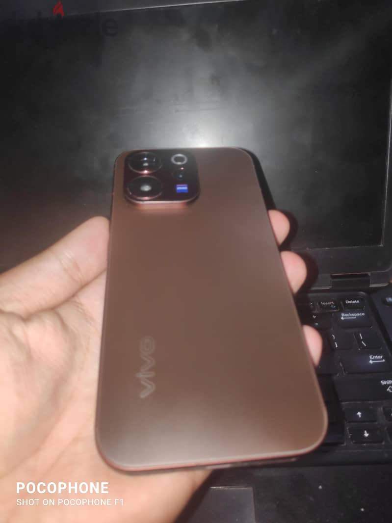 Vivo V70 5G 1