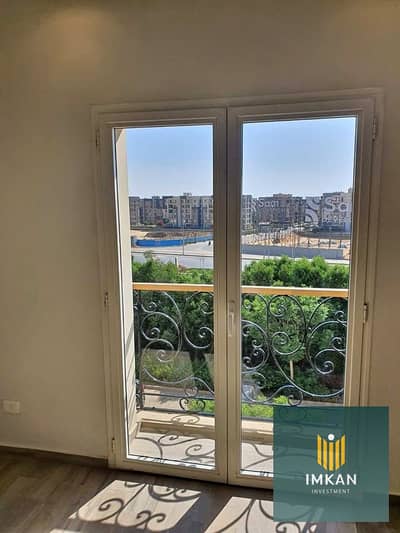 Apartment with a down payment of 400 thousand 75 m for sale with an open view in Hyde Park, Fifth Settlement, in installments over 10 years