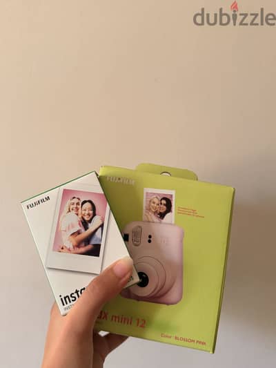 Fujifilm instax mini 12 - New + 10 free sheets