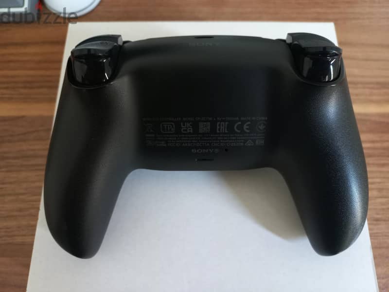PS5 controller BLACK 4