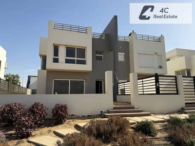 باقل من الماركت ب 2 مليون فيلا توين هاوس استلام فوري 314 م 4 غرف نوم فيو لاندسكيب  للبيع فى اميز مرحلة فى كمبوند هايد بارك التجمع الخامس Hyde Park