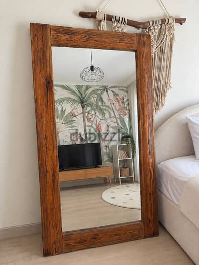 Perfect condition mirror