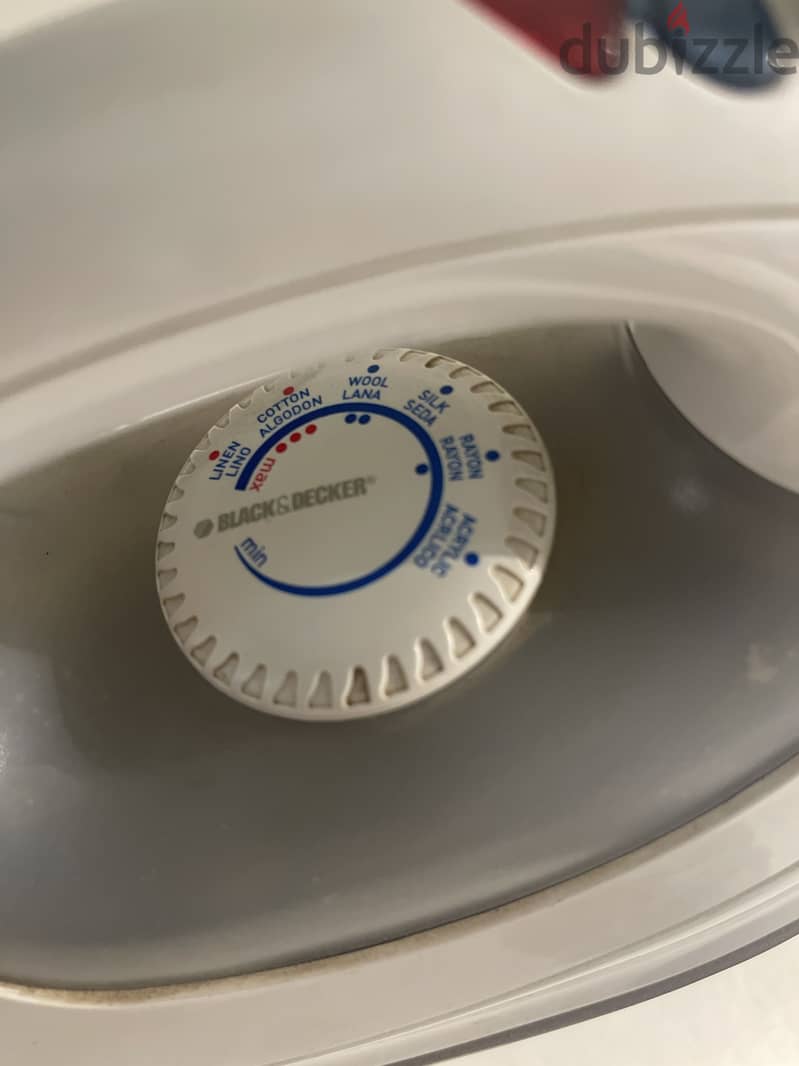 BLACK DECKER steam iron 3