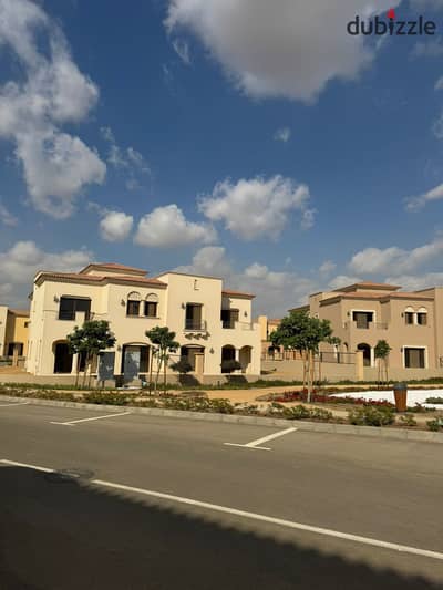 توين هاوس جاهز للاستلام الفوري  للبيع في سيتي جيت ديار القطري التجمع الخامس City Gate Diar Qatari New Cairo
