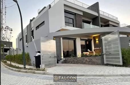 Villa 25% Discount OR 1,5M down,lowest price, best layout,open100% north-facing view, high privacy,Patio Town lavista New Cairo near hyde park, mivida