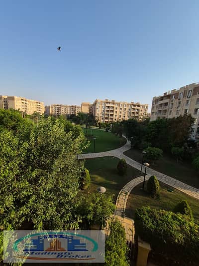 For sale capture apartment 96m on the largest wide garden repeated cash in Madinaty B7