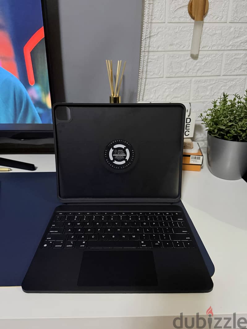 iPad Air 13 inch Magic Keyboard 1