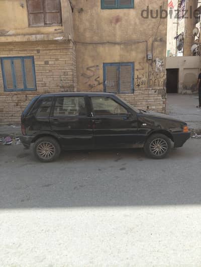 فيات أونو 1990