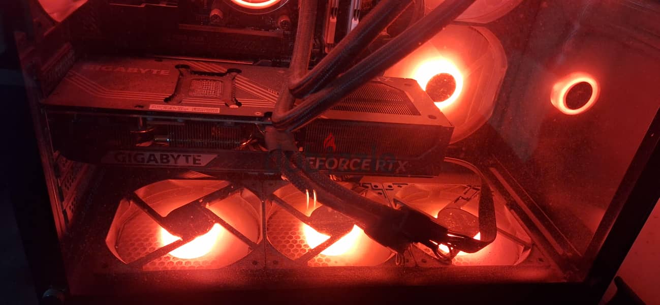 GEFORCE RTX 5070 WINDFORCE OC 12G GIGABYTE 1