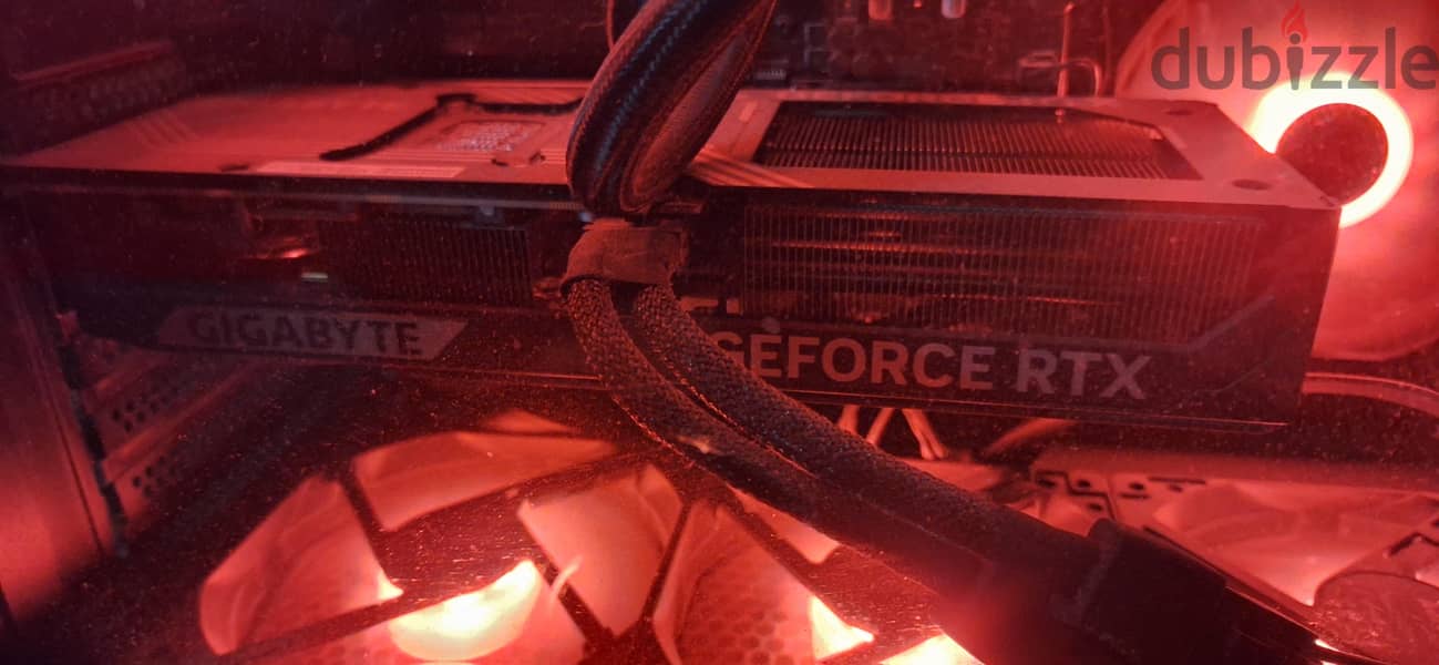 GEFORCE RTX 5070 WINDFORCE OC 12G GIGABYTE 2